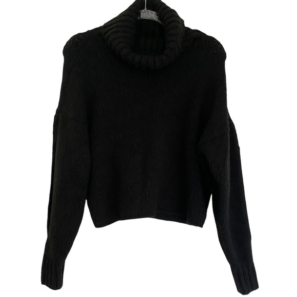 Kendall and Kylie X Revolve Slit Sleeve Black Turtleneck Sweater Size S - Picture 2 of 6